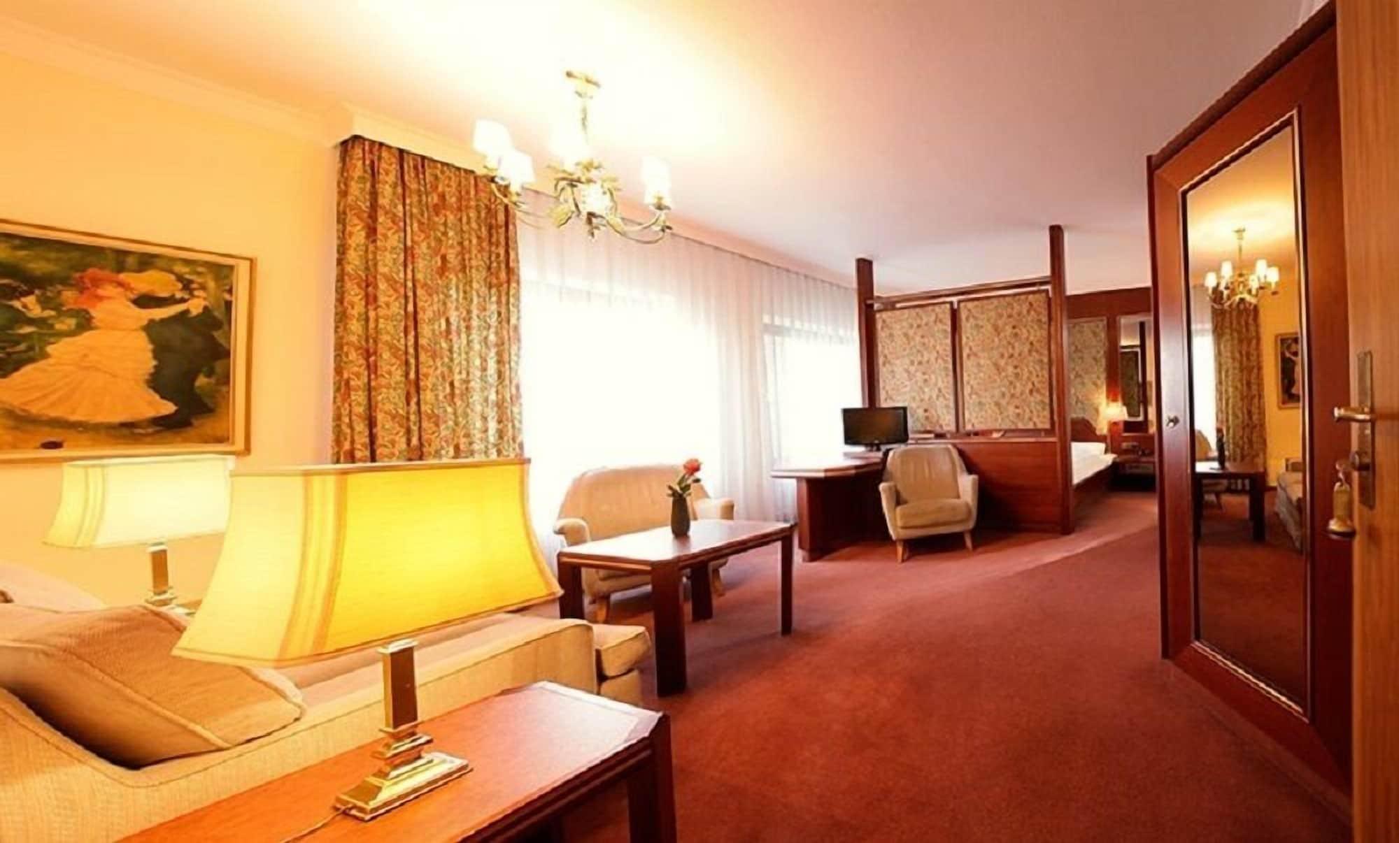 Trip Inn Klee Am Park Wiesbaden Ngoại thất bức ảnh