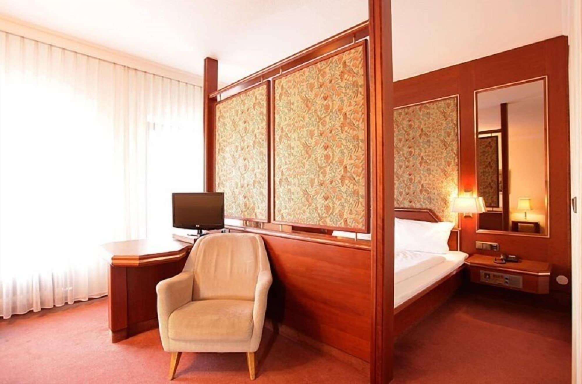 Trip Inn Klee Am Park Wiesbaden Ngoại thất bức ảnh